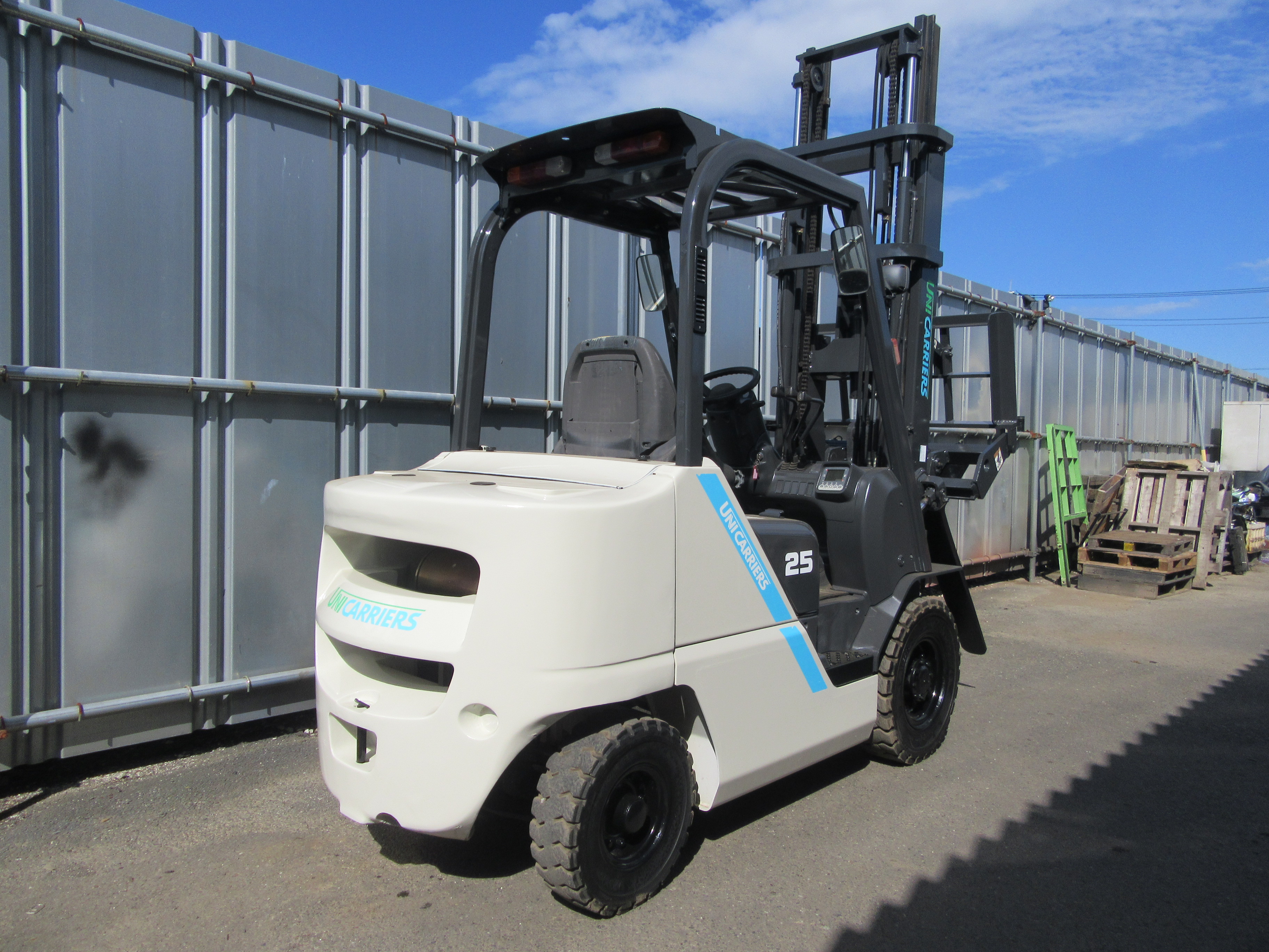 三菱LN（FOZE）中古フォークリフト2．5トン（ヒンジ、4m