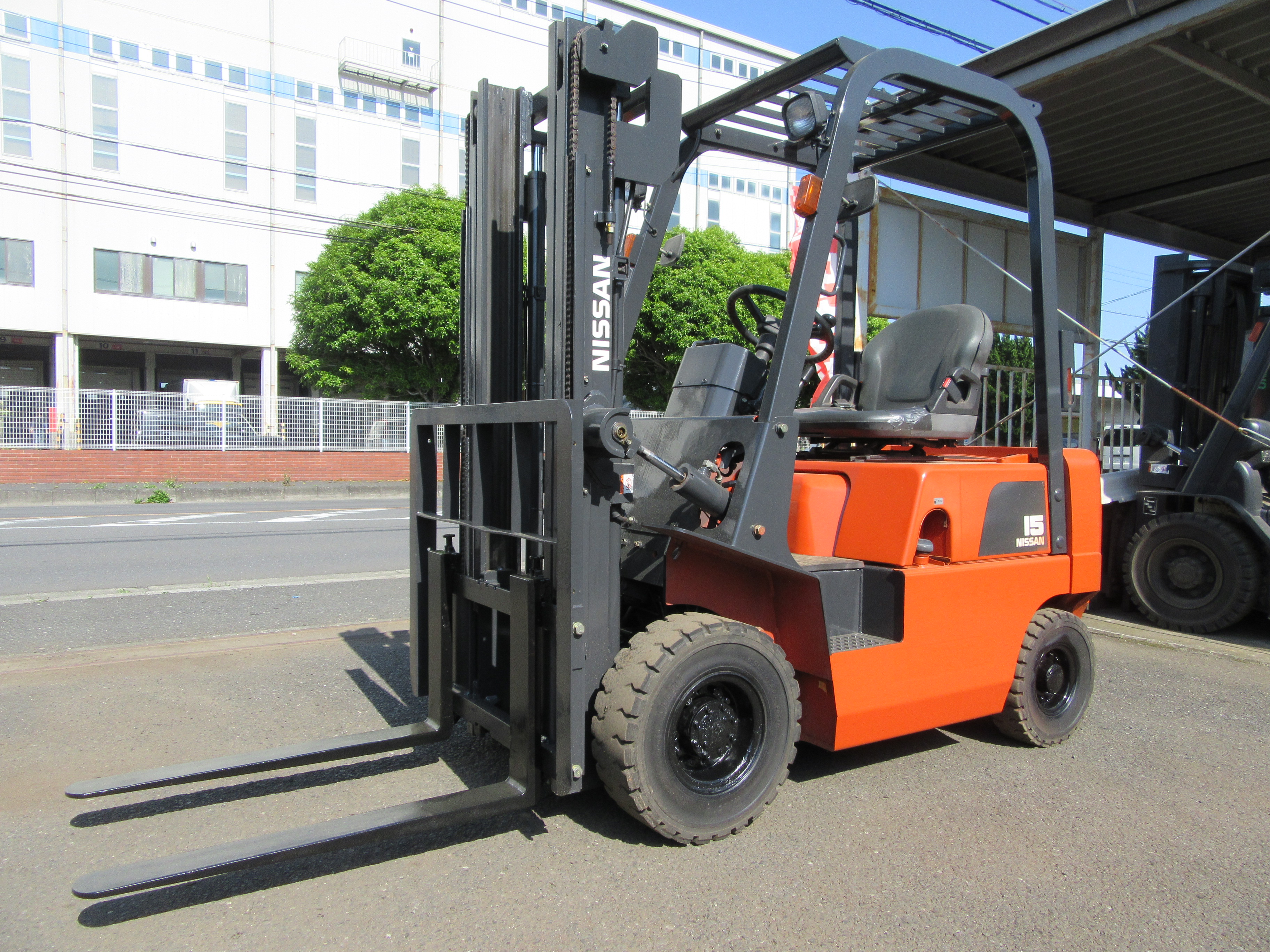 決まりました】1トンフォークリフト中古 日産自動車製 リフト中古